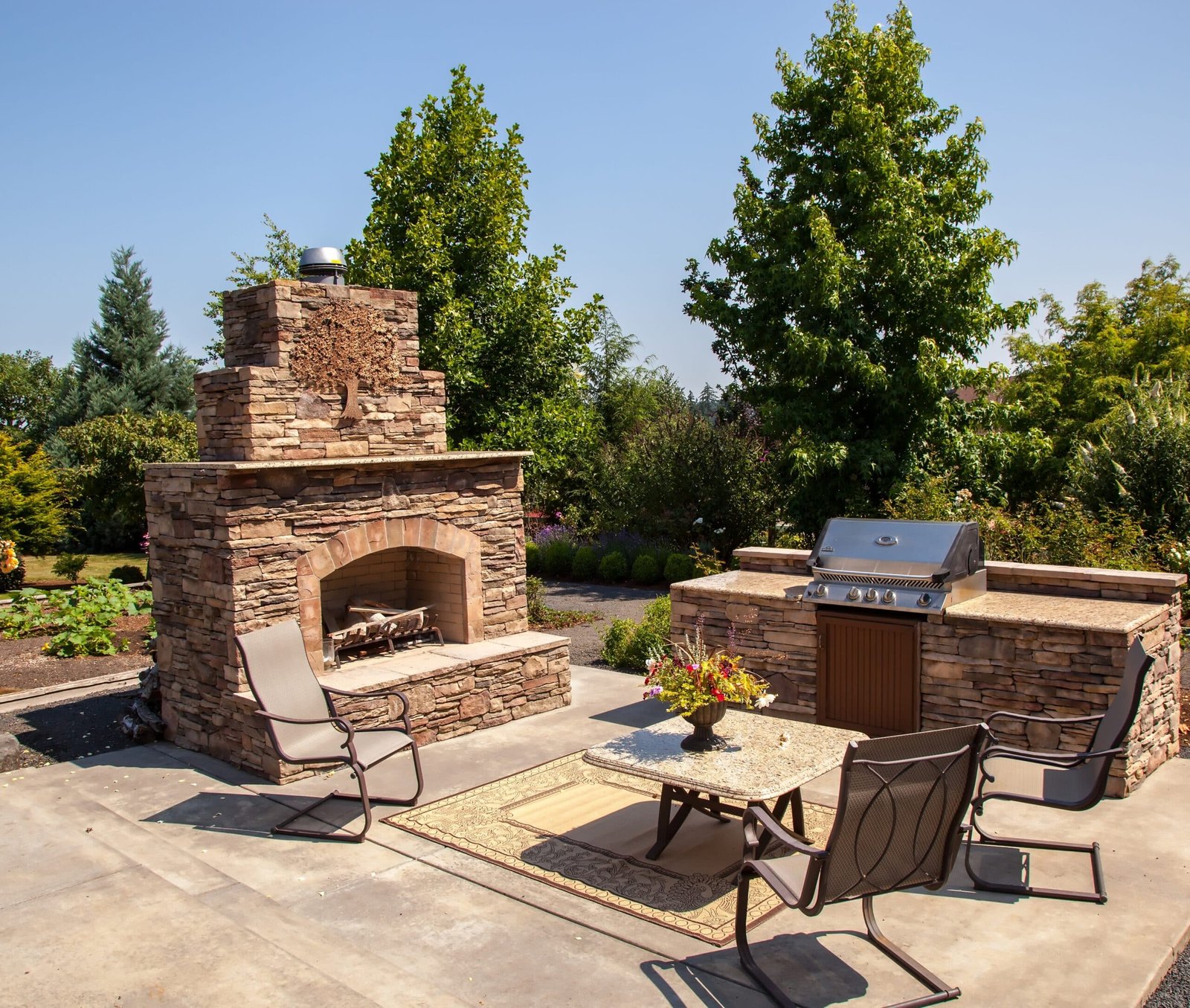 Outdoor Wood-Burning Fireplace Outdoor Wood-Burning Fireplace